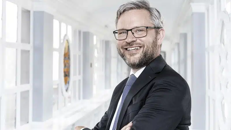 Las Olsen er Økonomichef i danske Bank. han taler om økonomisk afmatning i 2024.